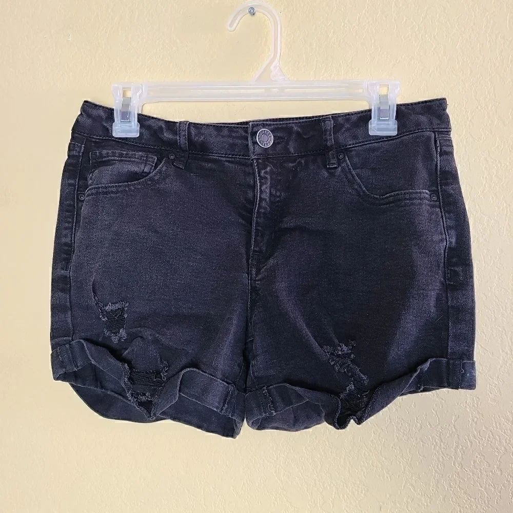 Refuge Distressed Shorts  